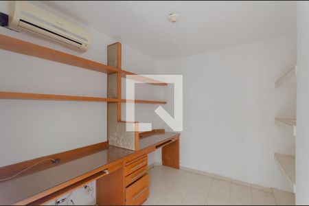 Quarto 1 de casa à venda com 5 quartos, 200m² em Mirandópolis, São Paulo