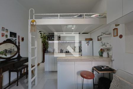 Sala de kitnet/studio à venda com 1 quarto, 30m² em Funcionários, Belo Horizonte