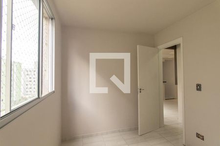 Quarto 1 de apartamento para alugar com 2 quartos, 47m² em Pinheirinho, Curitiba