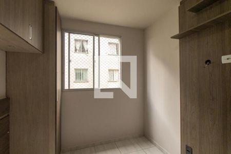 Quarto 2 de apartamento para alugar com 2 quartos, 47m² em Pinheirinho, Curitiba