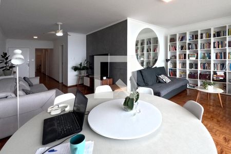 Sala de apartamento para alugar com 3 quartos, 130m² em Gonzaga, Santos
