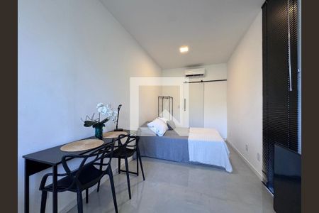 Quarto (Loft 1) de casa para alugar com 3 quartos, 200m² em Vargem Grande, Rio de Janeiro