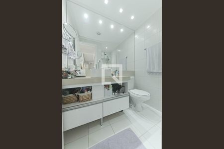 Banheiro de apartamento à venda com 1 quarto, 45m² em Santo Amaro, São Paulo