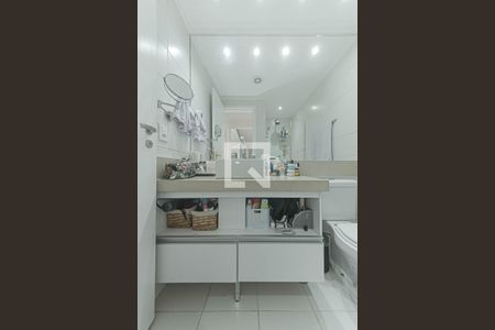 Banheiro de apartamento à venda com 1 quarto, 45m² em Santo Amaro, São Paulo