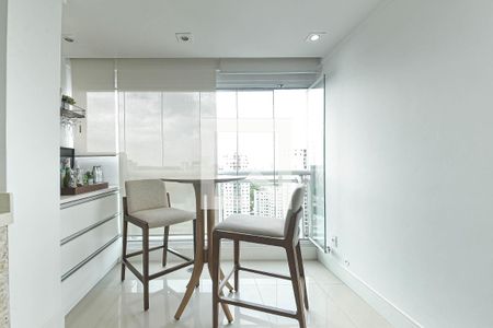 Sala de apartamento à venda com 1 quarto, 45m² em Santo Amaro, São Paulo
