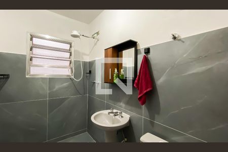 Banheiro de casa para alugar com 1 quarto, 65m² em Vila Santa Teresa, São Paulo