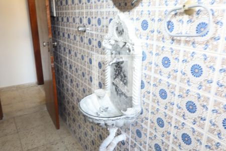 Lavabo de casa para alugar com 3 quartos, 215m² em Jardim Ibitirama, São Paulo