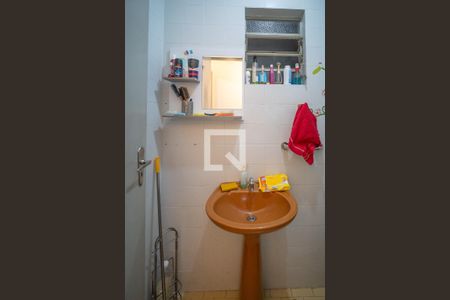 Lavabo de casa para alugar com 3 quartos, 190m² em Parque Fongaro, São Paulo