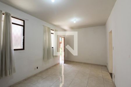 Sala de casa de condomínio para alugar com 3 quartos, 80m² em Pampulha, Belo Horizonte