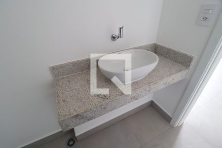 Lavabo de apartamento para alugar com 2 quartos, 96m² em Gávea, Uberlândia