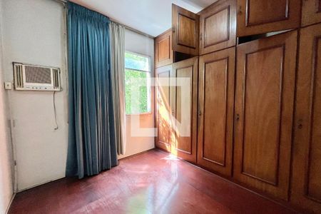 QUARTO 1 de apartamento à venda com 2 quartos, 72m² em Copacabana, Rio de Janeiro