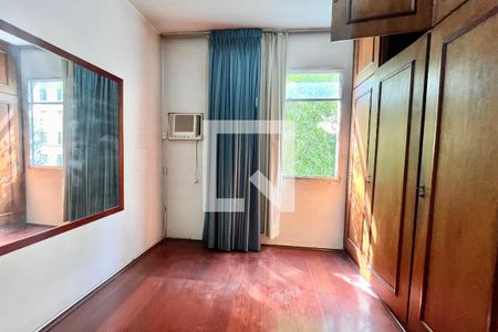 QUARTO 1 de apartamento à venda com 2 quartos, 72m² em Copacabana, Rio de Janeiro