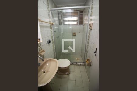 Banheiro de apartamento para alugar com 1 quarto, 43m² em Menino Deus, Porto Alegre