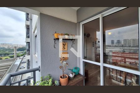 Varanda e área de serviço de apartamento à venda com 1 quarto, 41m² em Lapa de Baixo, São Paulo