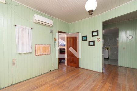 Sala de casa à venda com 3 quartos, 140m² em Medianeira, Porto Alegre