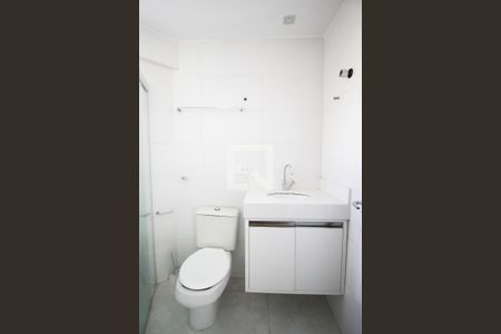 Banheiro de apartamento para alugar com 1 quarto, 35m² em Indianópolis, São Paulo