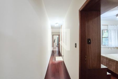 Corredor de casa à venda com 4 quartos, 226m² em Jardim do Mar, São Bernardo do Campo