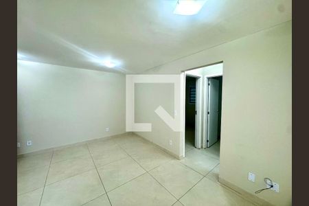 Sala de apartamento para alugar com 2 quartos, 50m² em Jardim do Triunfo, Guarulhos