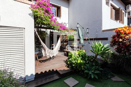 Casa de condomínio à venda com 185m², 3 quartos e 3 vagasQuintal