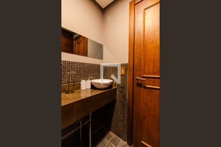 Lavabo de casa de condomínio à venda com 2 quartos, 185m² em Tristeza, Porto Alegre