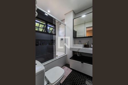 Casa de condomínio à venda com 185m², 3 quartos e 3 vagasBanheiro da Suíte 2