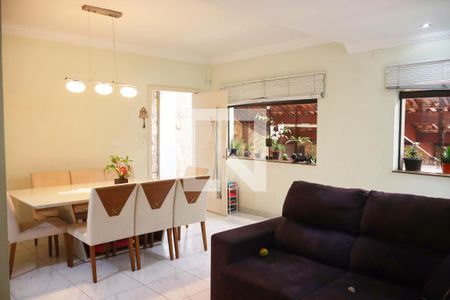 Sala de casa à venda com 4 quartos, 261m² em Vila Rosalia, Guarulhos