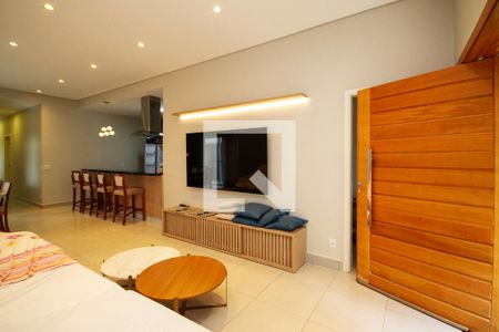 Sala de casa de condomínio para alugar com 3 quartos, 160m² em Jardim Colibri, Cotia