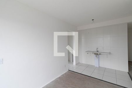 Sala/Cozinha/Área de Serviço  de apartamento para alugar com 2 quartos, 39m² em Parque Maria Luiza, São Paulo