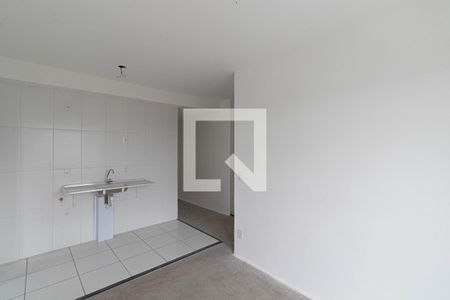 Sala/Cozinha/Área de Serviço  de apartamento para alugar com 2 quartos, 39m² em Parque Maria Luiza, São Paulo