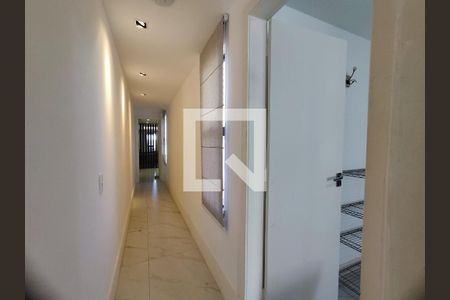 Corredor de apartamento à venda com 3 quartos, 300m² em Recreio dos Bandeirantes, Rio de Janeiro