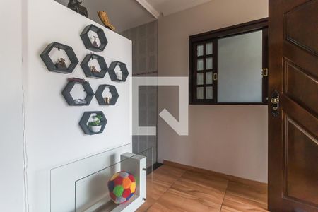 Entrada de casa para alugar com 2 quartos, 80m² em Conjunto Habitacional Sao Sebastiao, Mogi das Cruzes