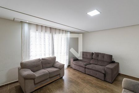 Sala de casa para alugar com 3 quartos, 200m² em Parque Cisper, São Paulo