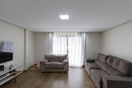 Sala de casa para alugar com 3 quartos, 200m² em Parque Cisper, São Paulo