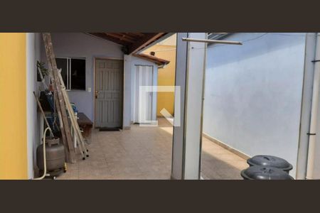 Casa à venda com 3 quartos, 275m² em Balneário São Francisco, Diadema