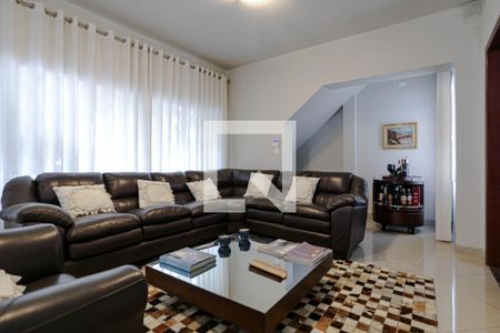 Sala de casa para alugar com 4 quartos, 220m² em Vila Vitoria, Mogi das Cruzes