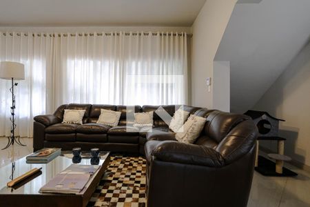 Sala de casa para alugar com 4 quartos, 220m² em Vila Vitoria, Mogi das Cruzes
