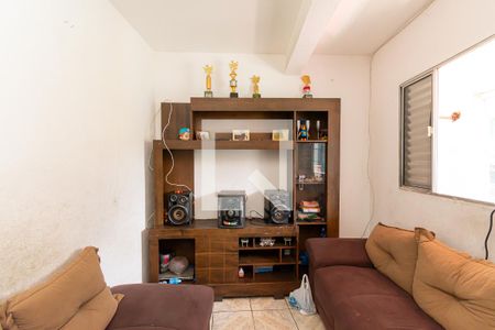 Sala de casa para alugar com 4 quartos, 25m² em Jardim Alzira, São Paulo