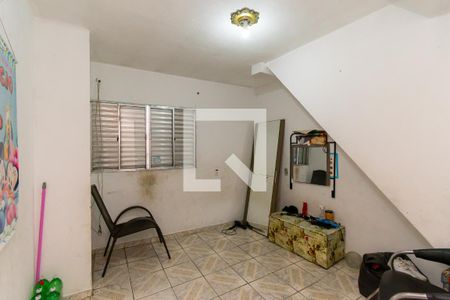 Quarto 1 de casa para alugar com 4 quartos, 25m² em Jardim Alzira, São Paulo