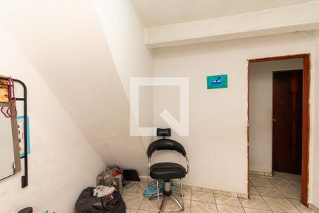 Quarto 1 de casa para alugar com 4 quartos, 25m² em Jardim Alzira, São Paulo