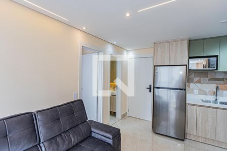 Sala, cozinha e área de serviço de apartamento à venda com 2 quartos, 39m² em Vila Barreto, São Paulo