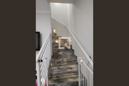 Escada de apartamento para alugar com 2 quartos, 90m² em Cidade Ocian, Praia Grande