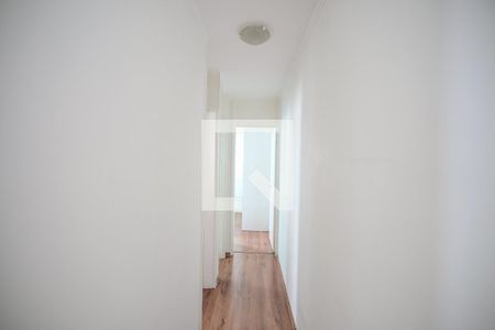 Corredor de apartamento para alugar com 2 quartos, 55m² em Vila Pirajussara, São Paulo