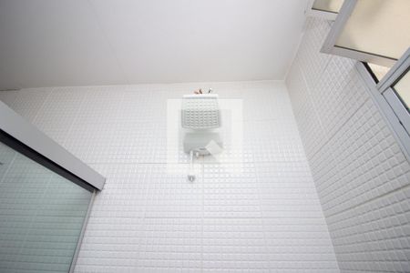 Banheiro da Suíte de casa de condomínio para alugar com 3 quartos, 120m² em Cabral, Contagem