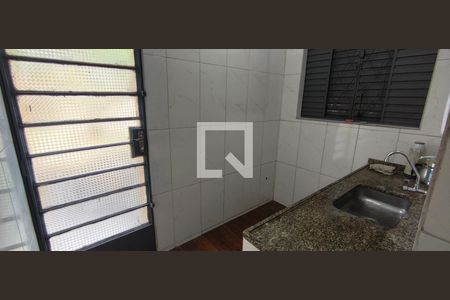Cozinha de casa para alugar com 4 quartos, 102m² em Esplanada, Belo Horizonte