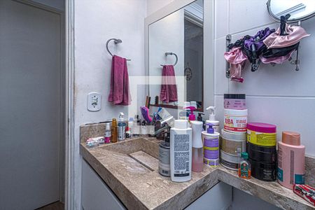 banheiro social_3 de apartamento à venda com 2 quartos, 50m² em Taboão, São Paulo