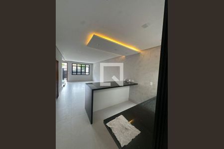 Casa à venda com 3 quartos, 120m² em Vila Gumercindo, São Paulo