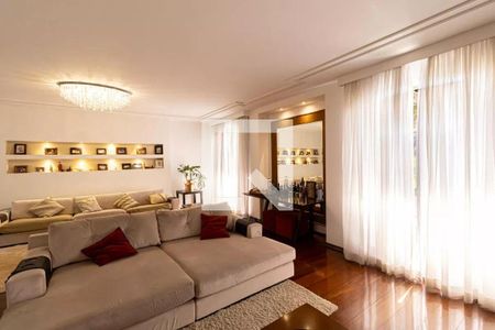 Casa à venda com 4 quartos, 409m² em Vila Rio Branco, São Paulo