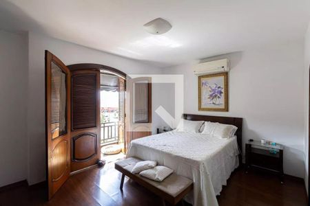 Casa à venda com 4 quartos, 409m² em Vila Rio Branco, São Paulo
