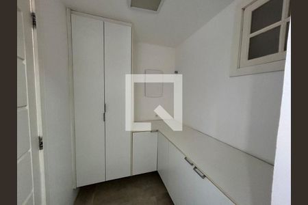 Casa à venda com 4 quartos, 227m² em Itaipu, Niterói