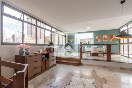 Sala do segundo andar de apartamento à venda com 5 quartos, 324m² em Savassi, Belo Horizonte